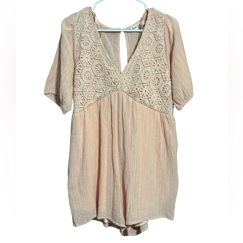 New In Blush Lace Romper Boho Crochet V Neck Short Sleeve Size L